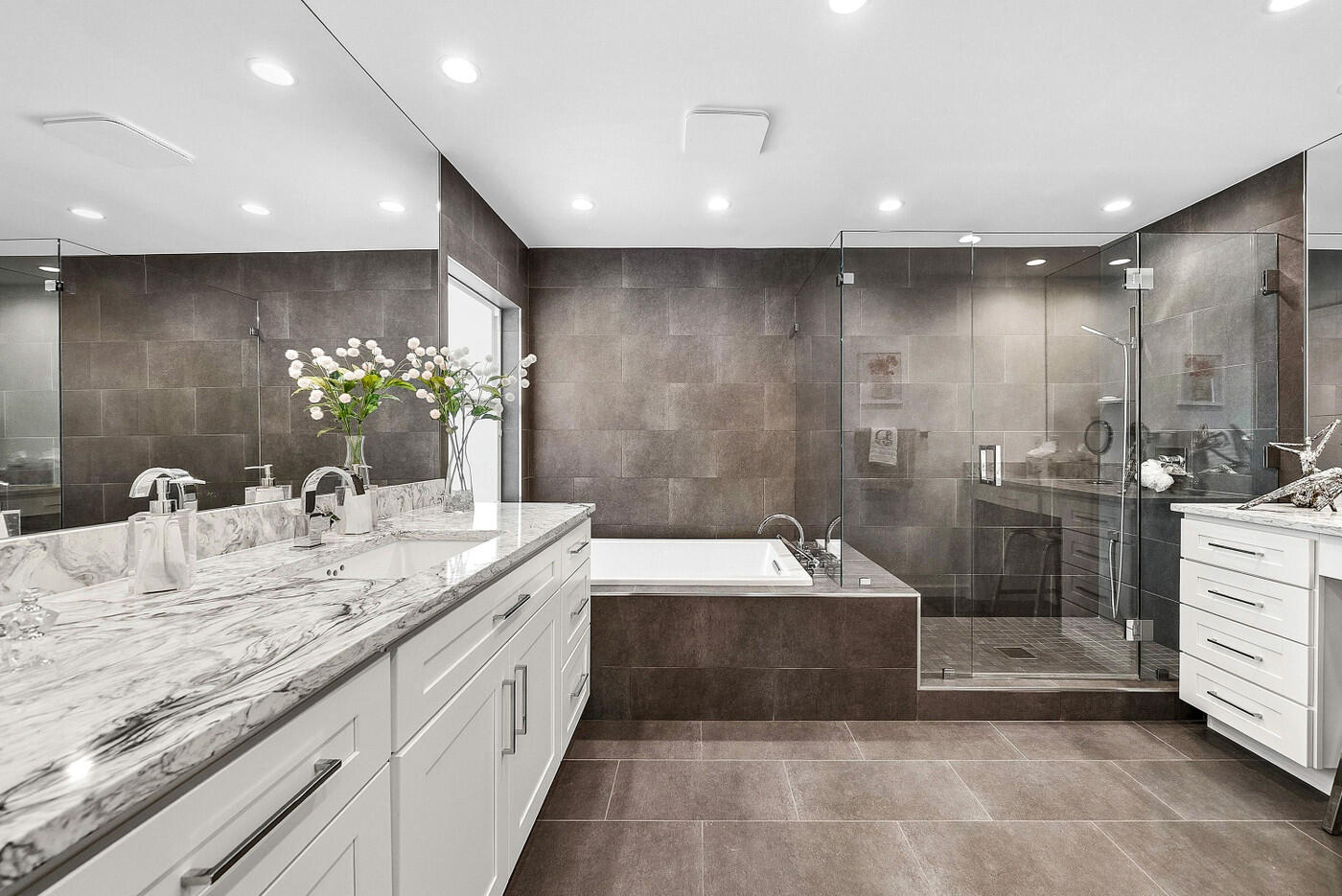 VENETIAN ISLES - Residential