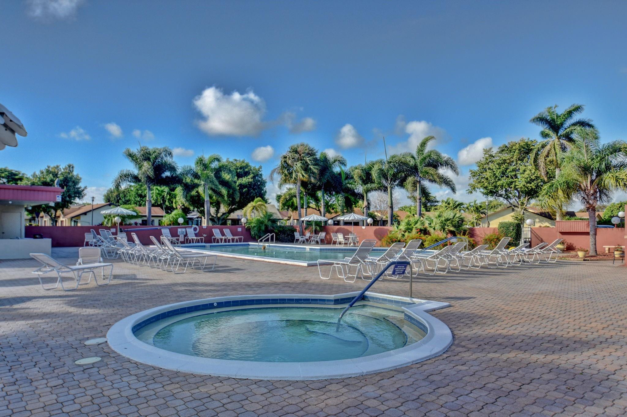 The Meadows Of Crystal Lk - Residential