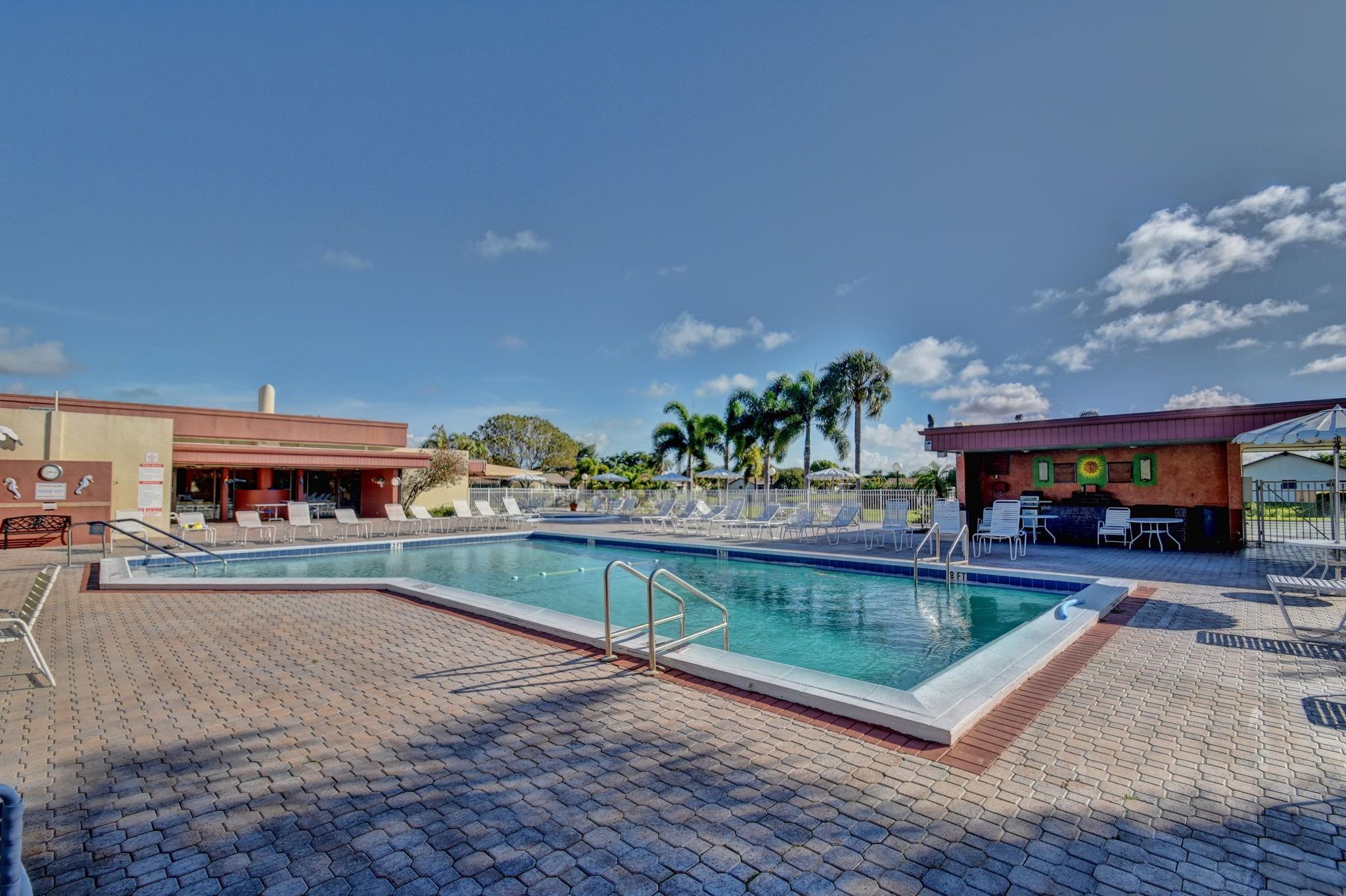 The Meadows Of Crystal Lk - Residential