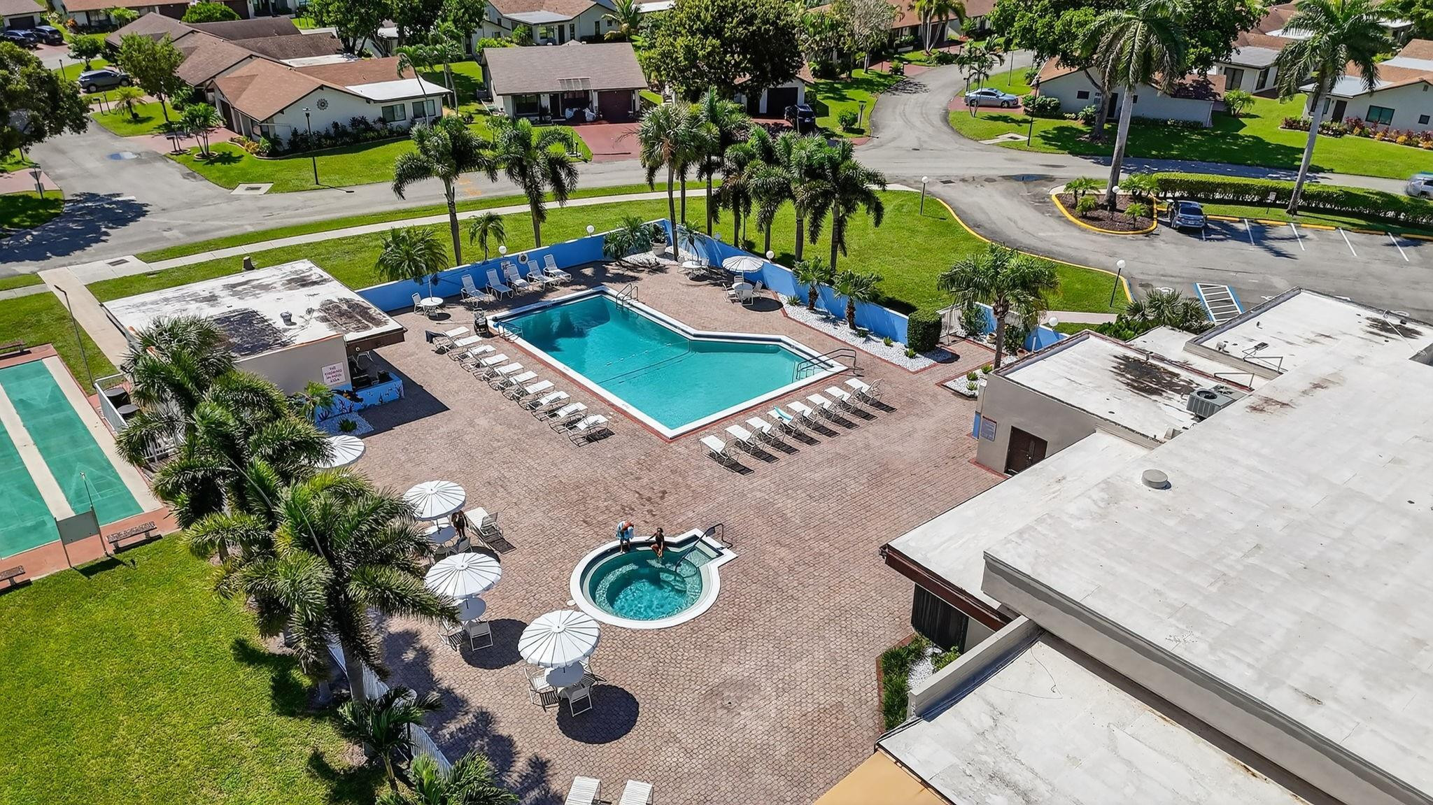 The Meadows Of Crystal Lk - Residential