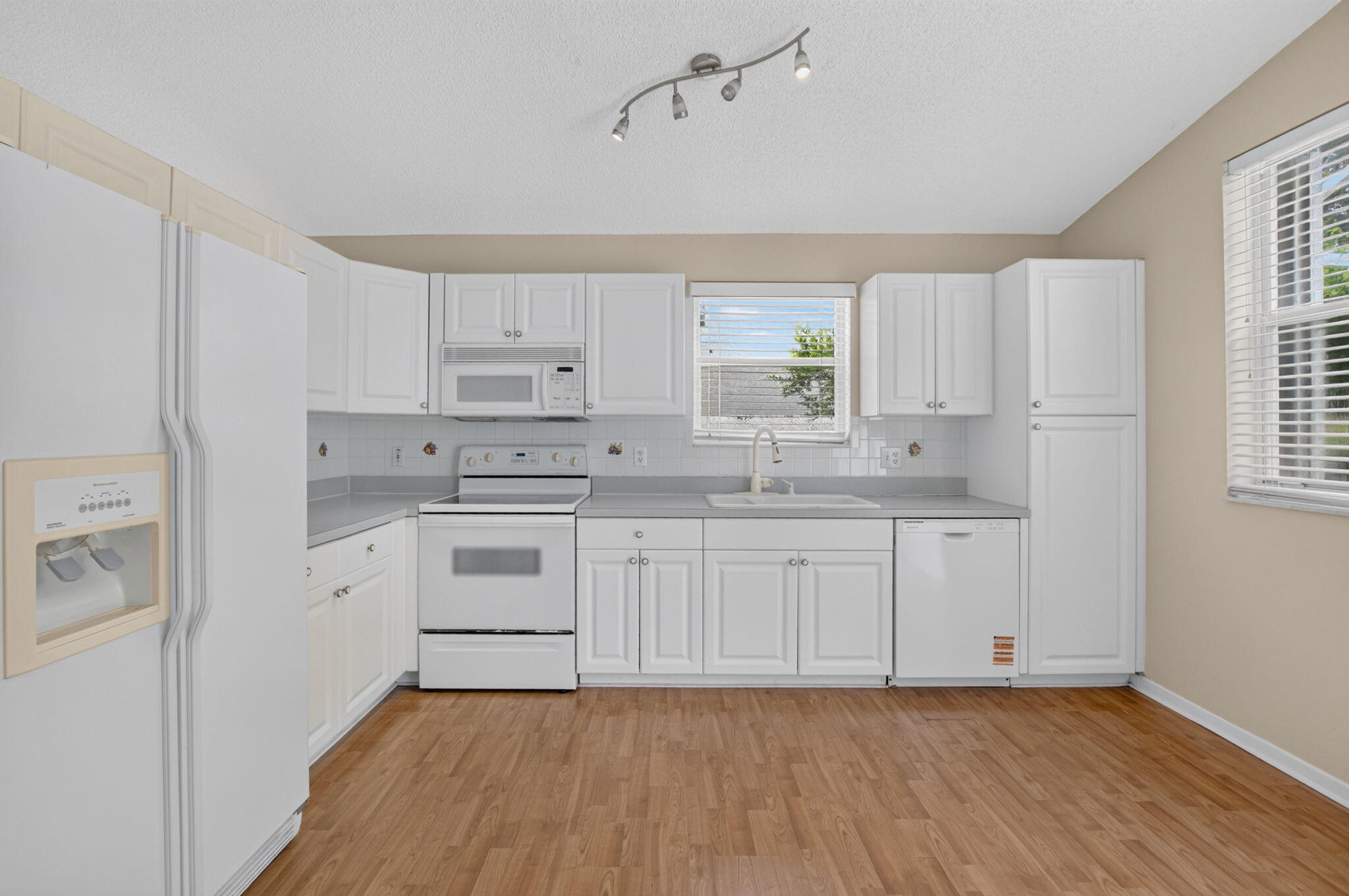 7666 Rockport Circle