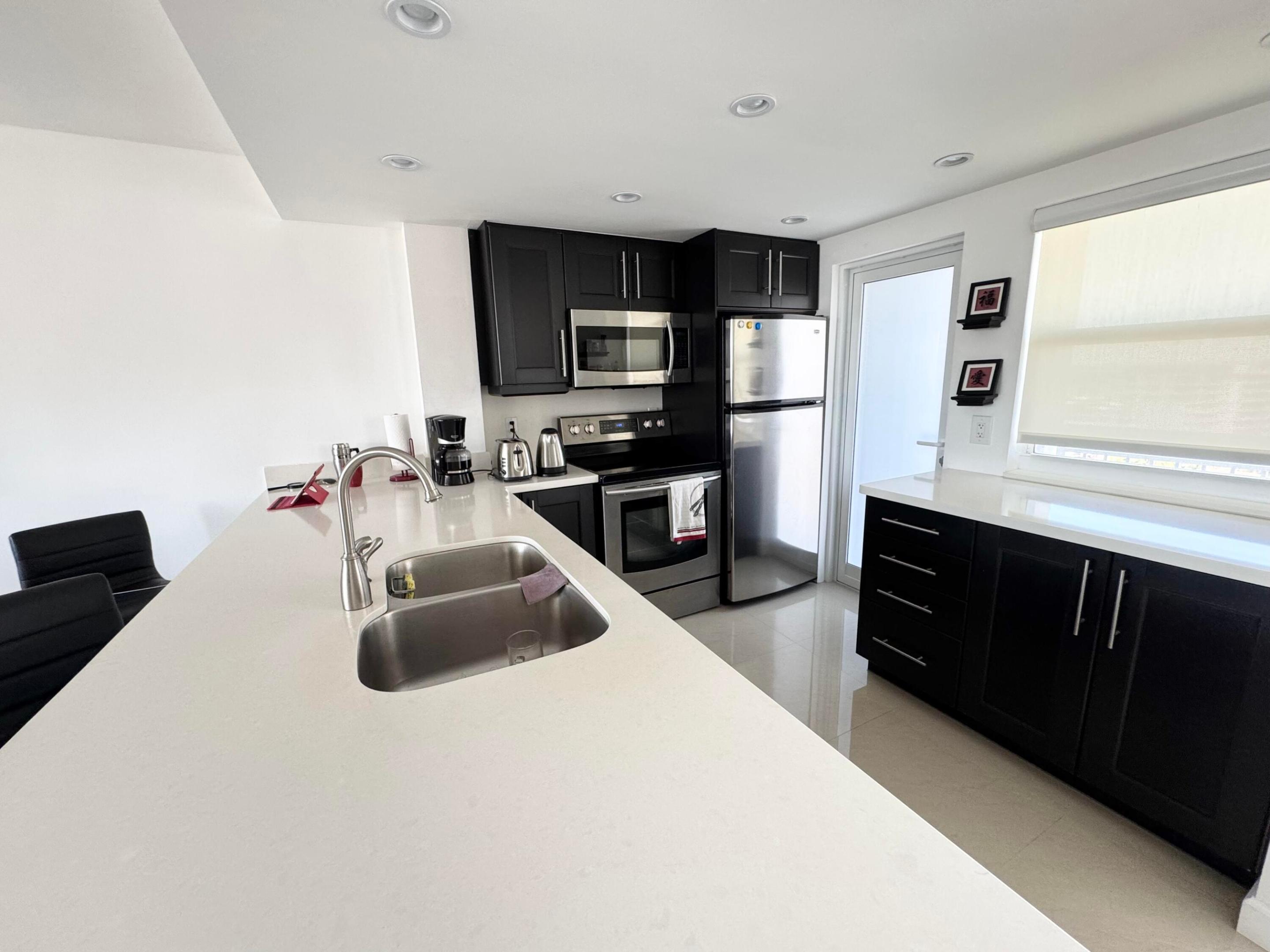 201 N Ocean Boulevard Ph1