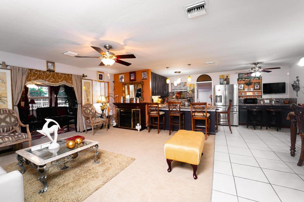 Photo of 236 SE Prima Vista Boulevard SE, Port Saint Lucie, FL 34983 (MLS # R11155804)