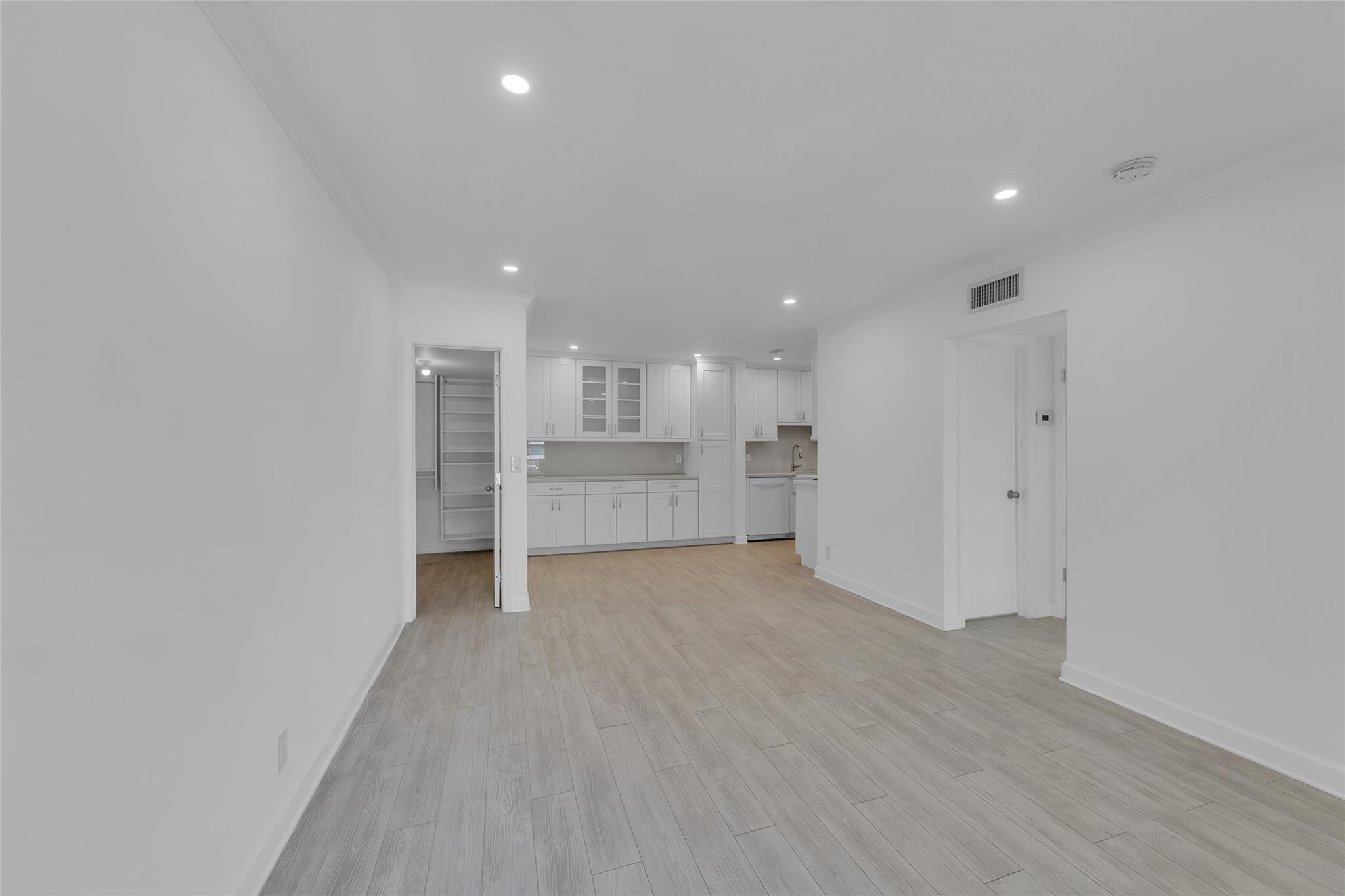 170 Cypress Club Dr 716