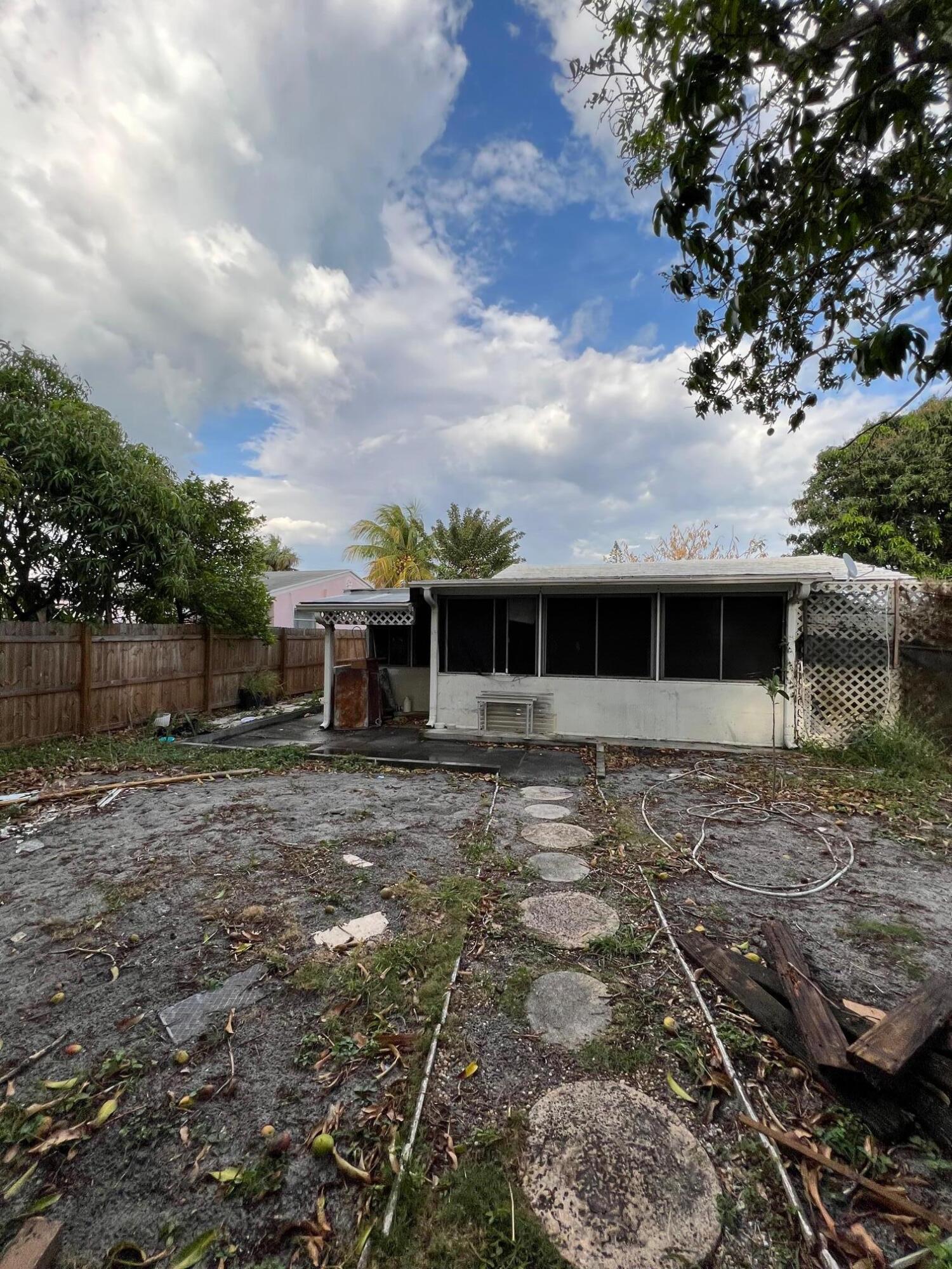 LAKE WORTH TOWN OF ADD 1 - Residential