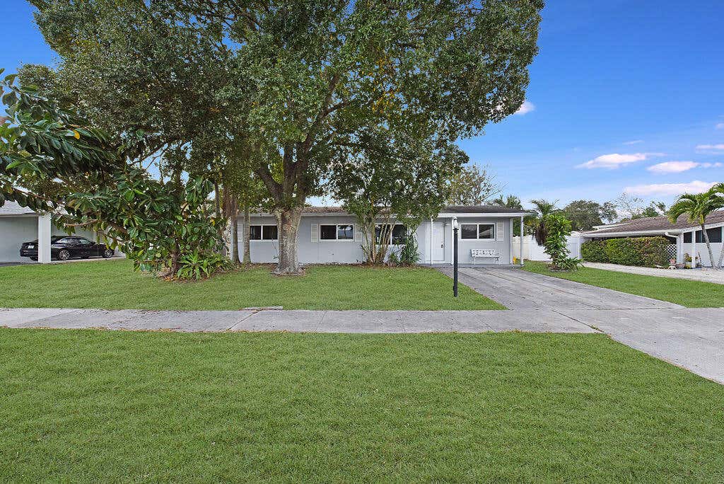 Photo of 710 Cayuga Street, Jupiter, FL 33458 (MLS # R11134250)