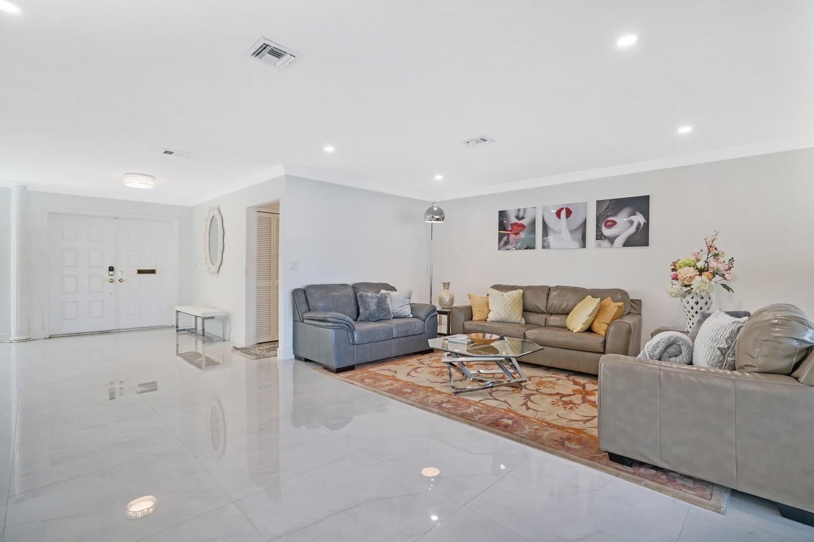 VENETIAN ISLES 2ND SEC - Residential Lease