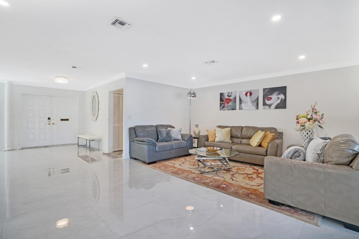 VENETIAN ISLES 2ND SEC - Residential Lease