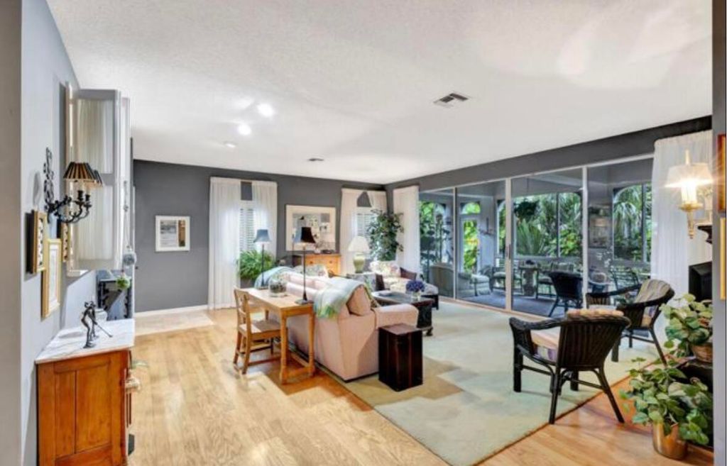 Photo of 101 Ryder Cup Circle, Palm Beach Gardens, FL 33418 (MLS # R10953761)