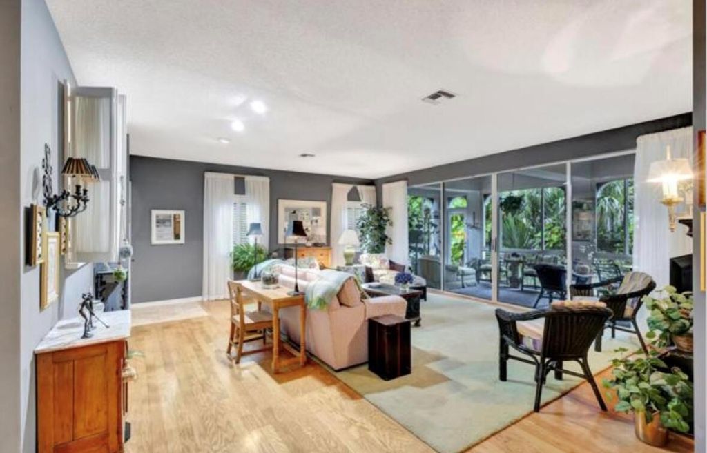 Photo of 101 Ryder Cup Circle, Palm Beach Gardens, FL 33418 (MLS # R10953761)