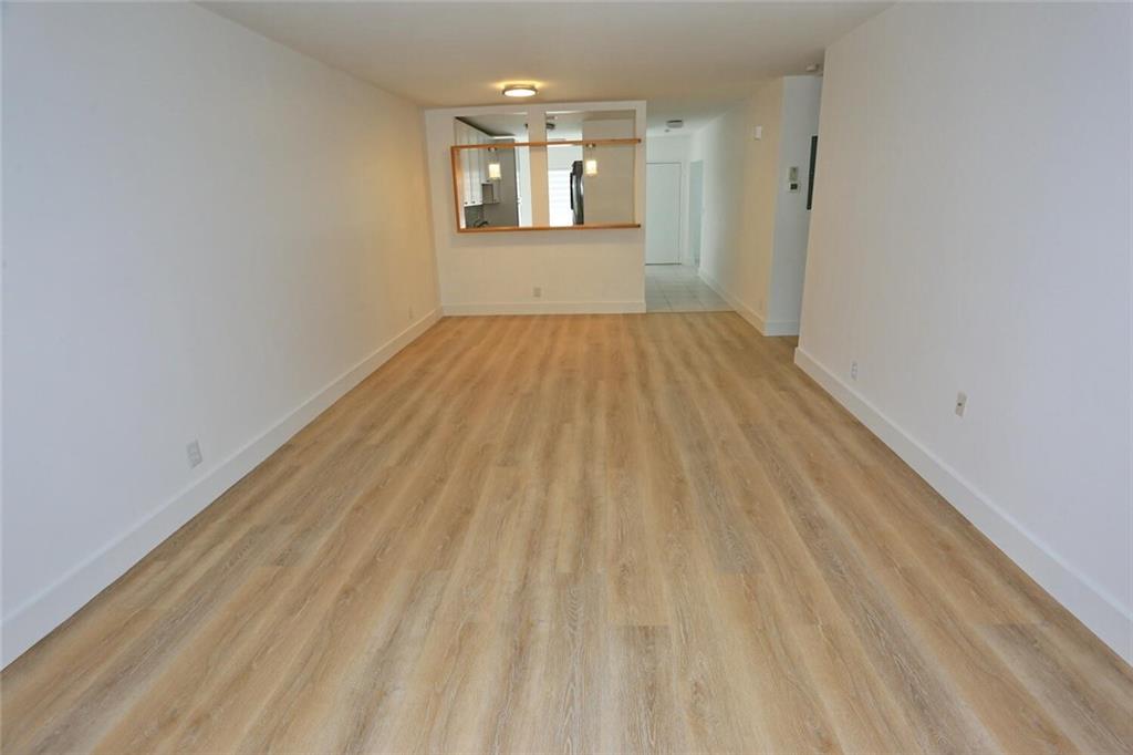 BOCA LAKES - Residential