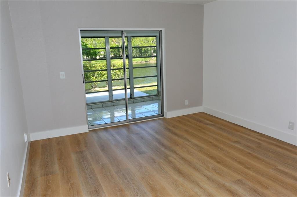 BOCA LAKES - Residential