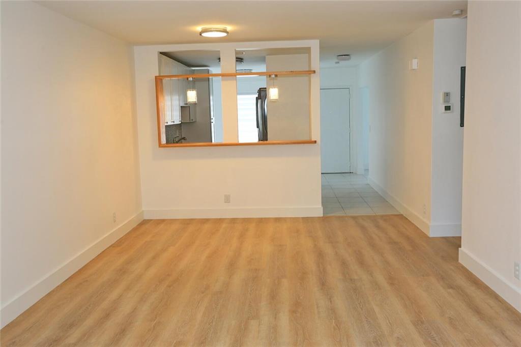 BOCA LAKES - Residential