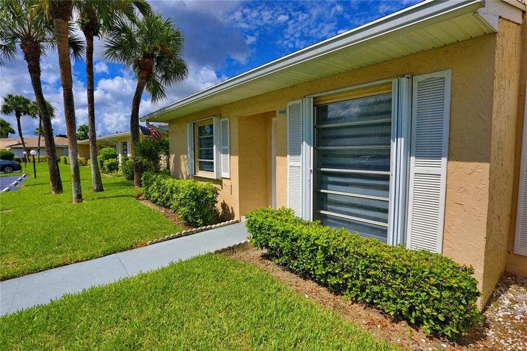 BOCA LAKES - Residential