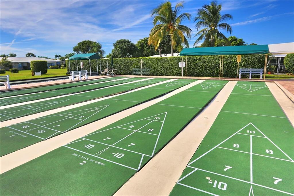 BOCA LAKES - Residential