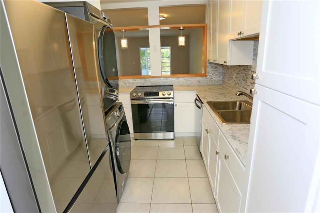 BOCA LAKES - Residential