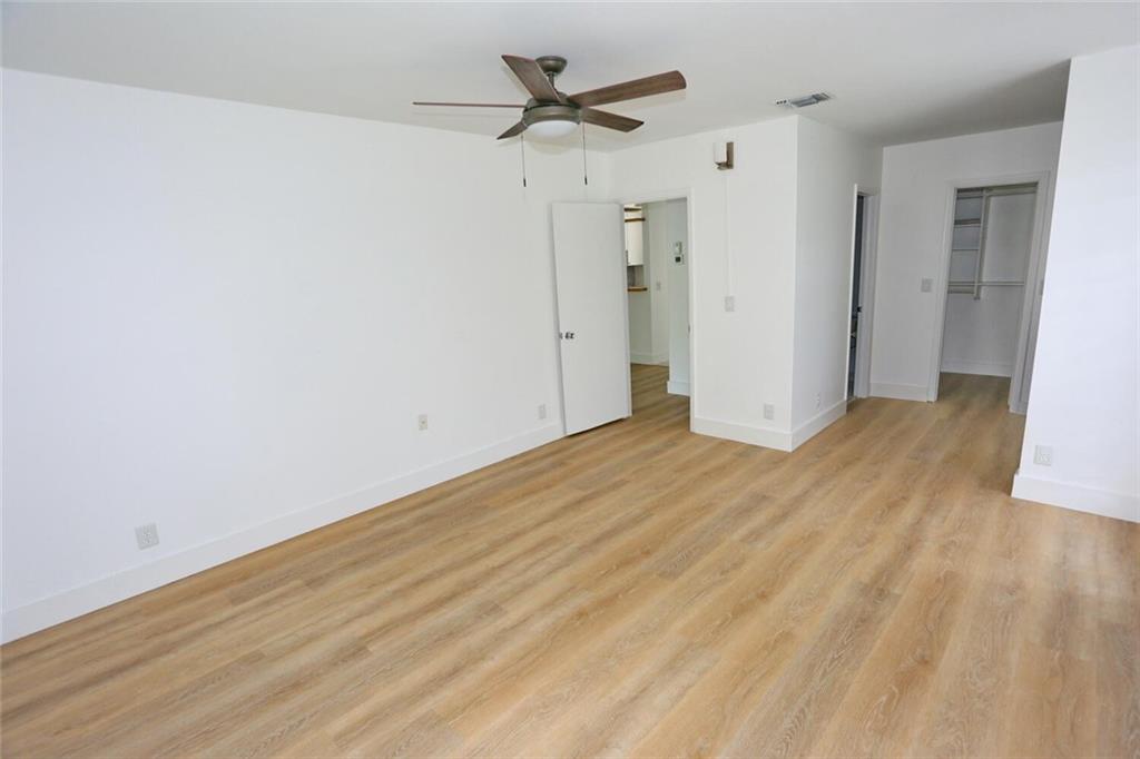 BOCA LAKES - Residential