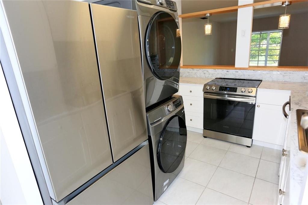 BOCA LAKES - Residential