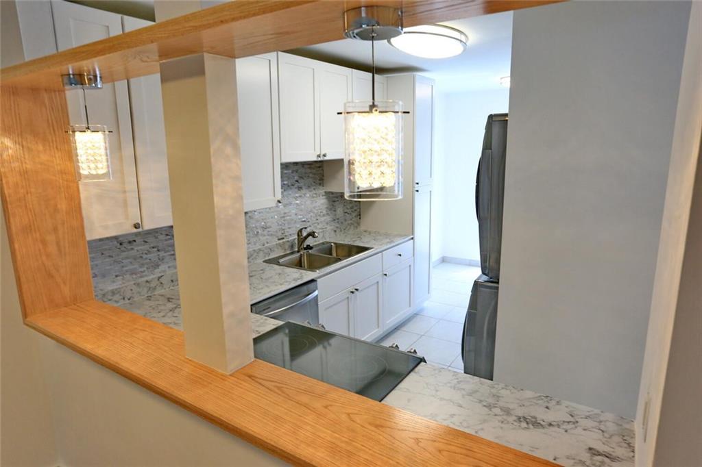 BOCA LAKES - Residential