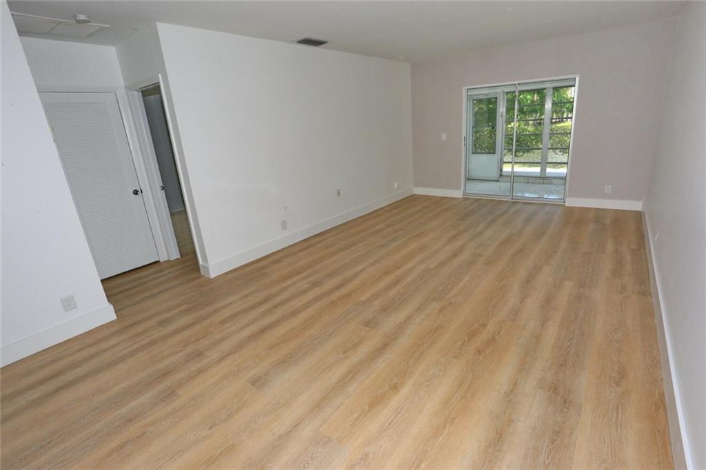 BOCA LAKES - Residential