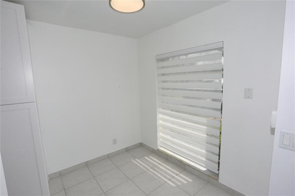 BOCA LAKES - Residential