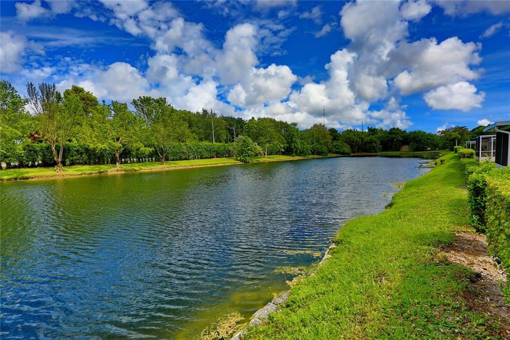 BOCA LAKES - Residential