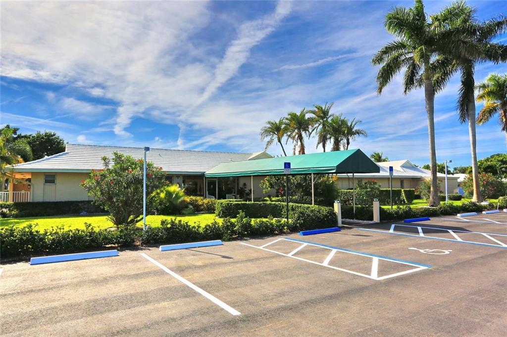 BOCA LAKES - Residential