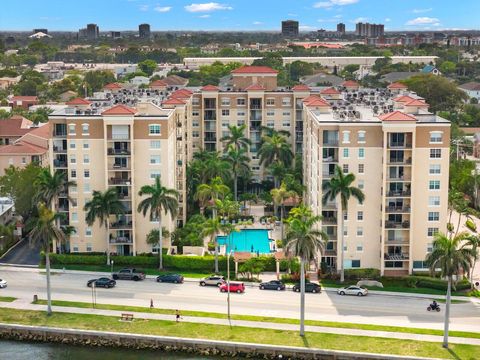 Condominium in West Palm Beach FL 1803 Flagler Drive Dr.jpg