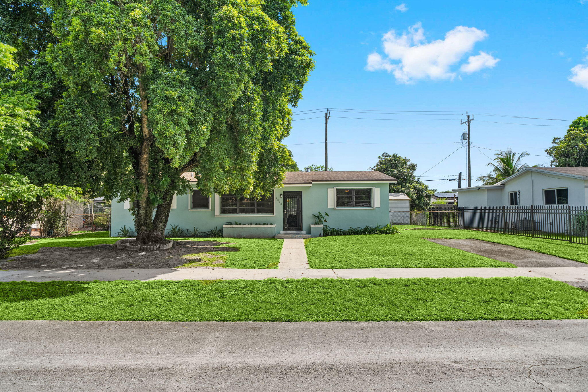 3850 NW 169TH Terrace