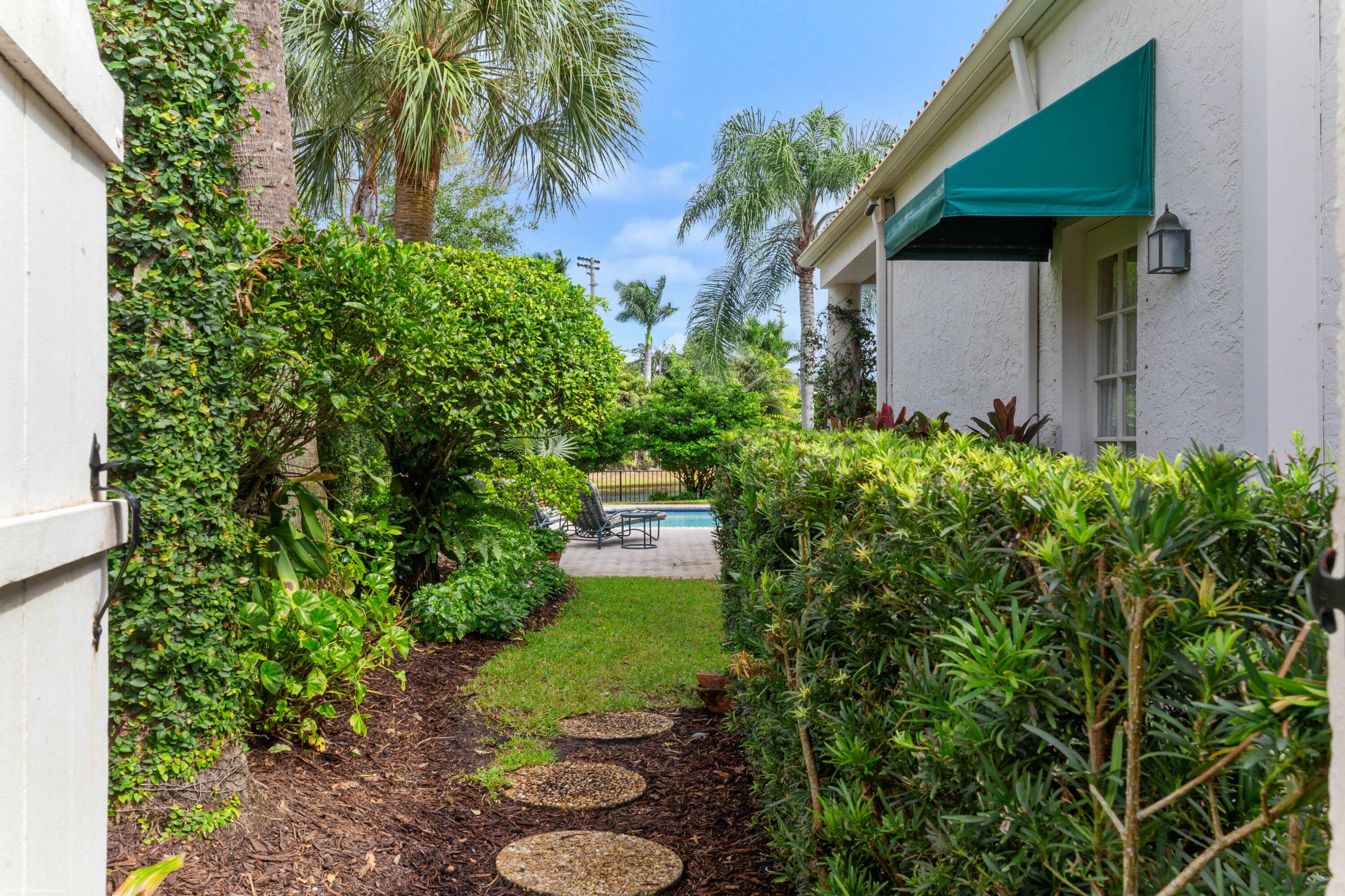 EQUESTRIAN CLUB ESTATES 3 - Residential