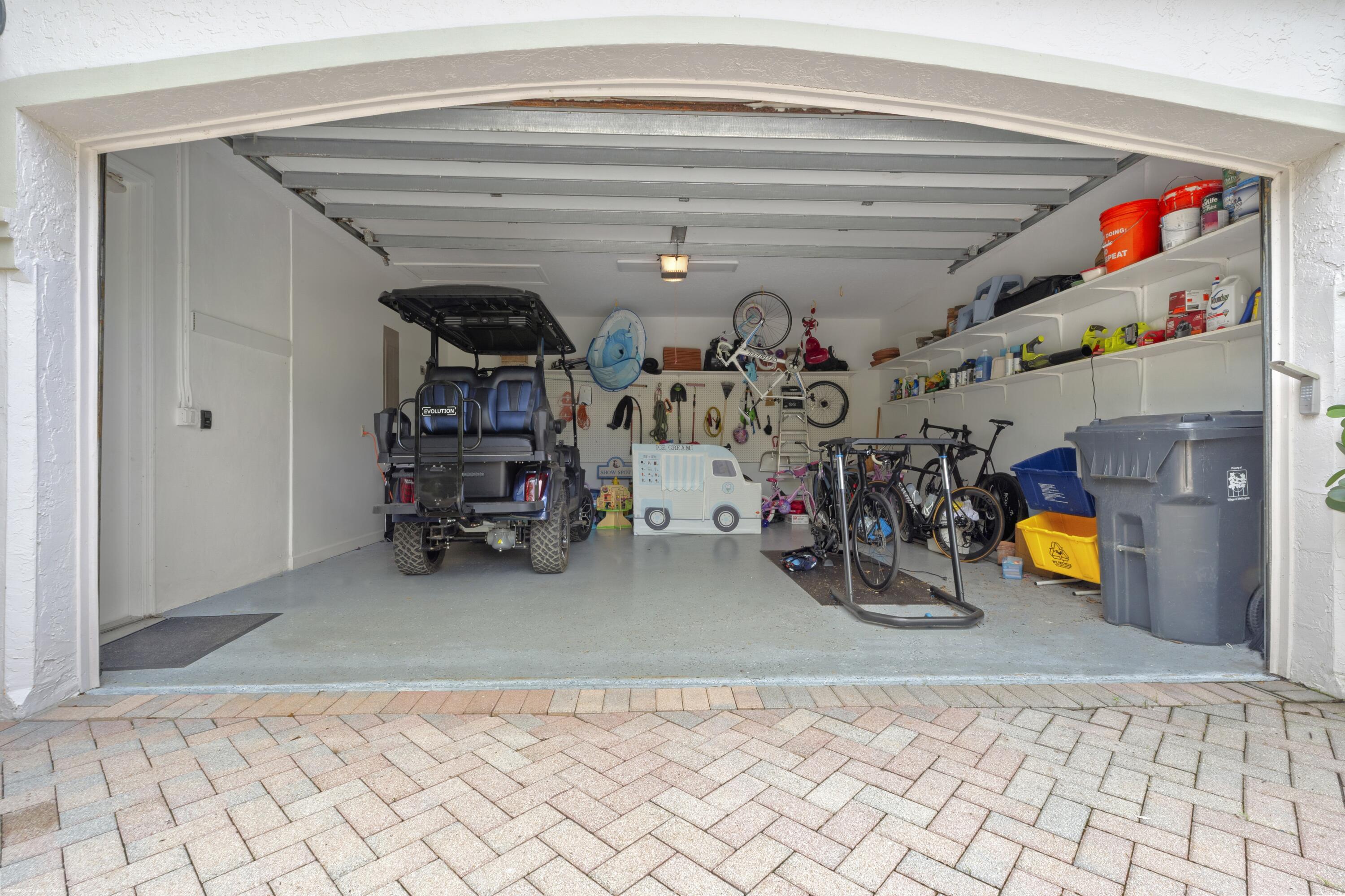 EQUESTRIAN CLUB ESTATES 3 - Residential