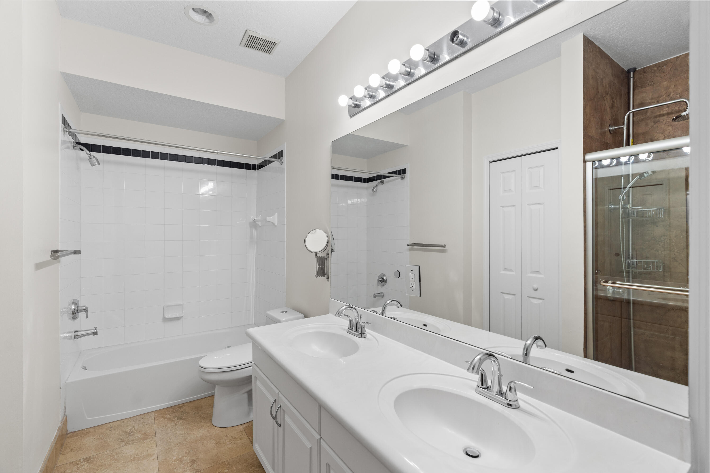 SUNSET LAKES PLAT ONE - Residential