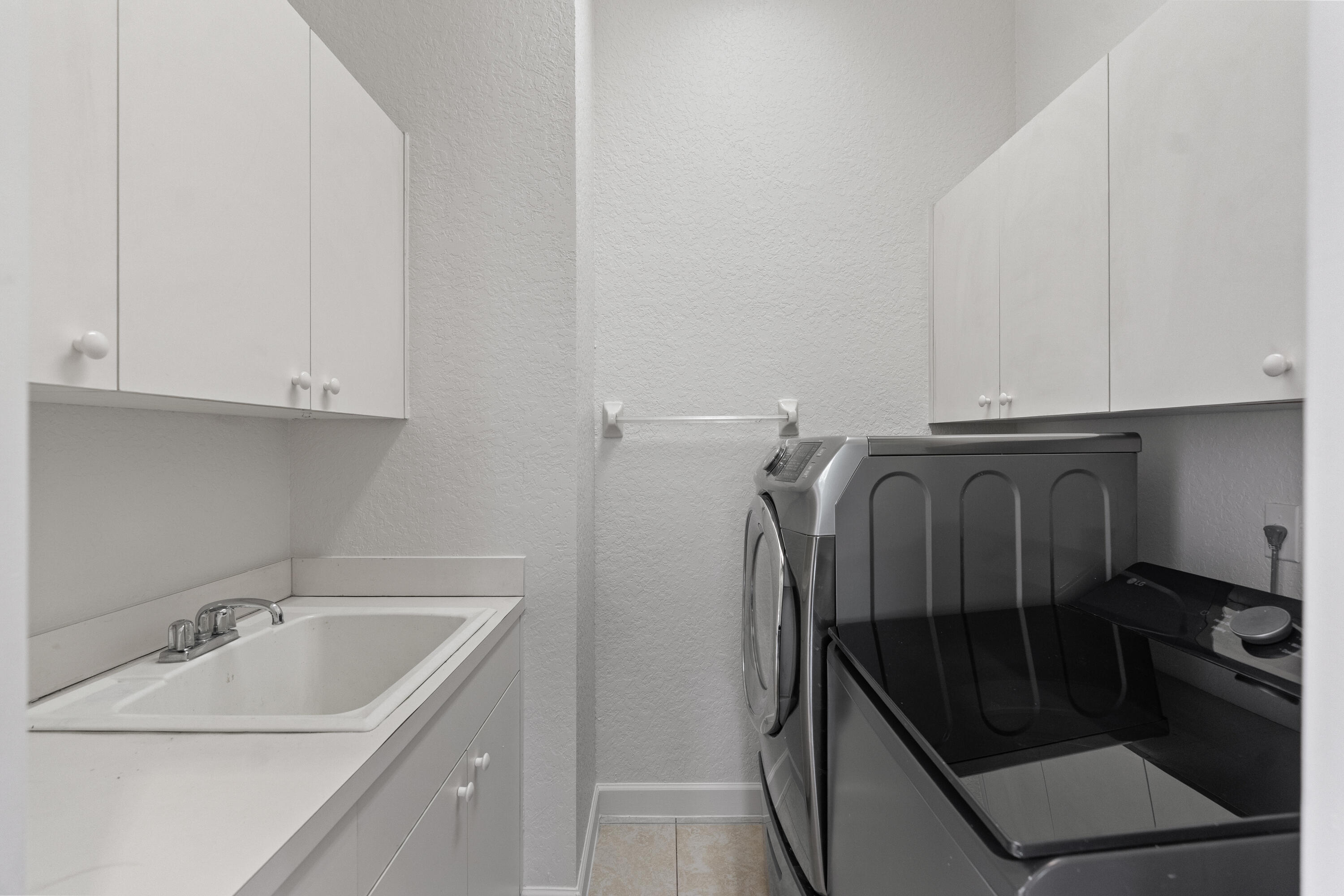 SUNSET LAKES PLAT ONE - Residential