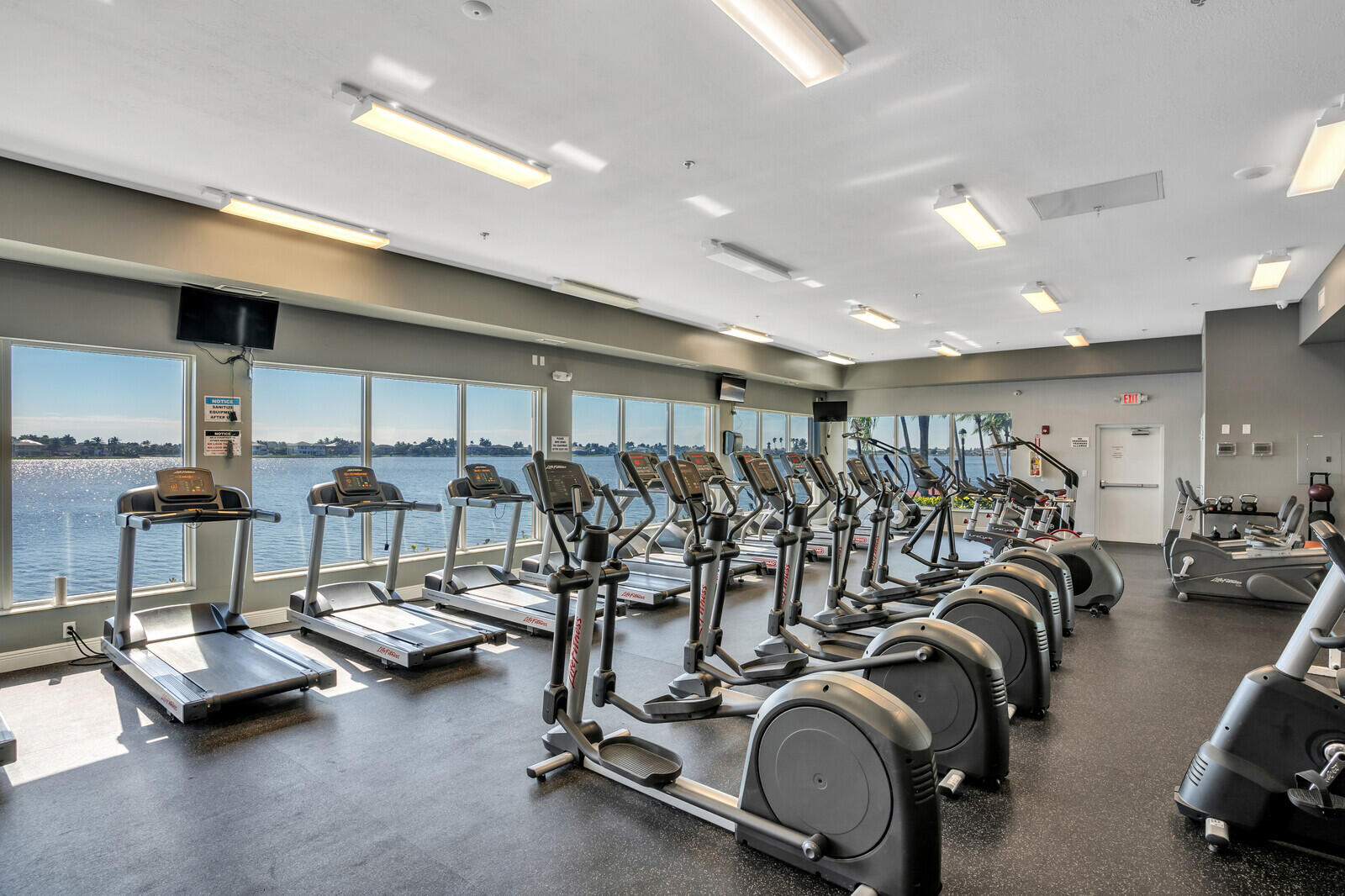 SUNSET LAKES PLAT ONE - Residential