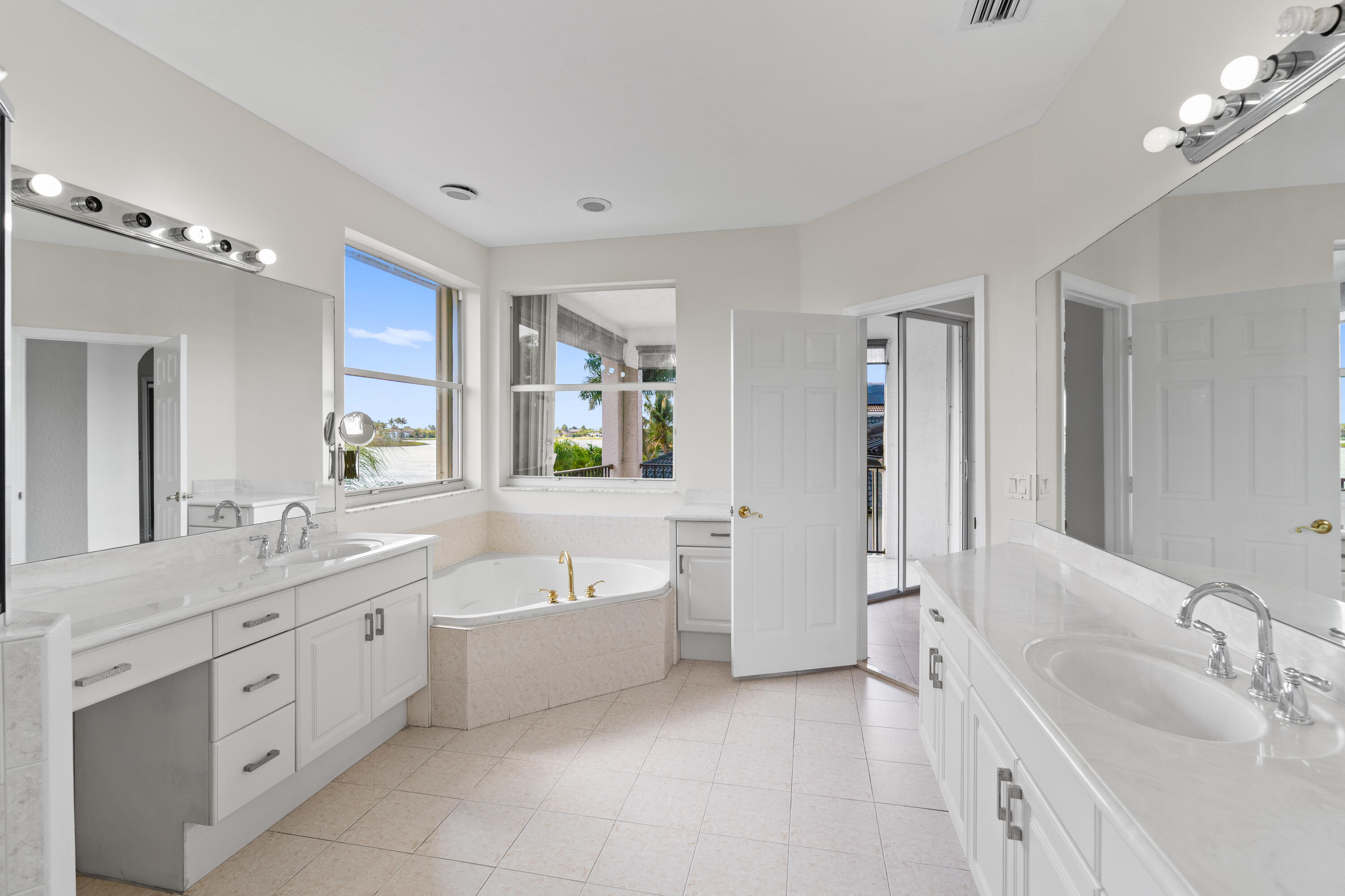 SUNSET LAKES PLAT ONE - Residential