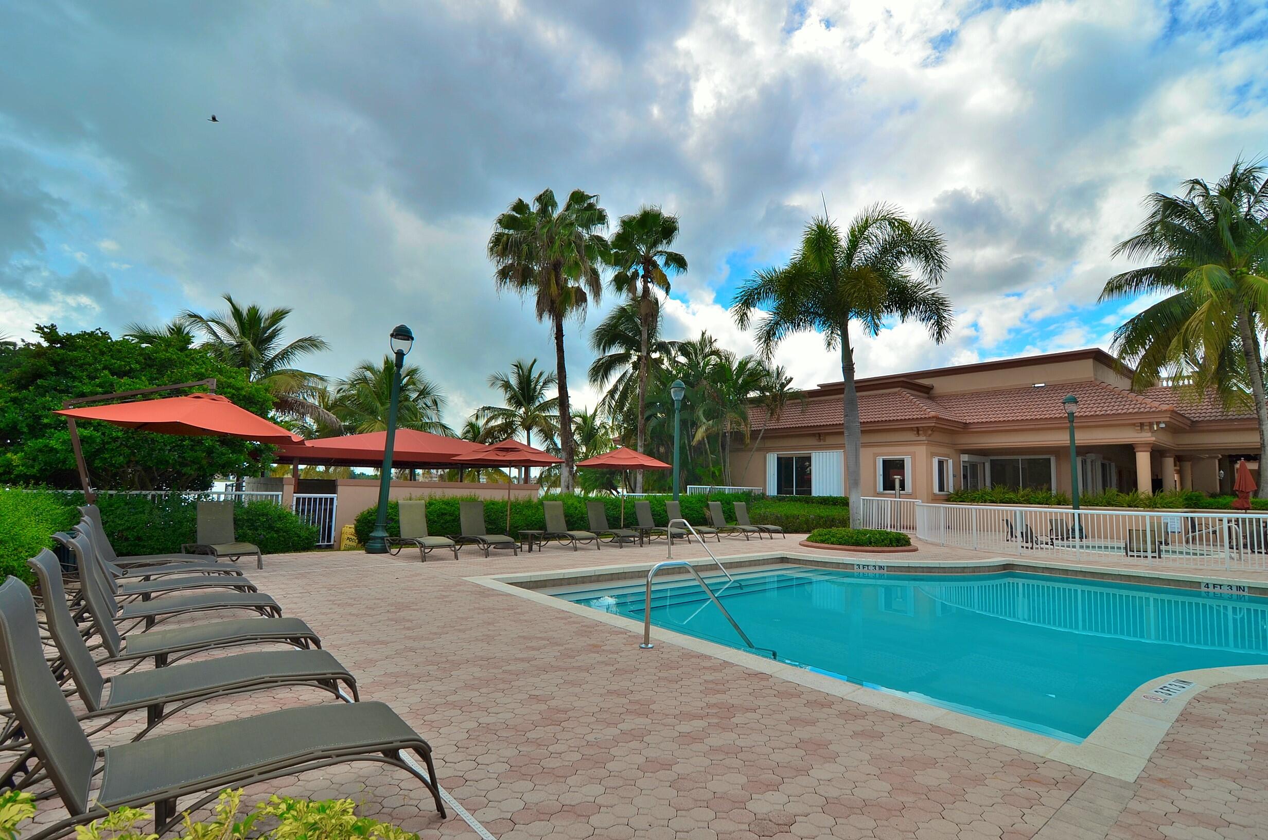 SUNSET LAKES PLAT ONE - Residential