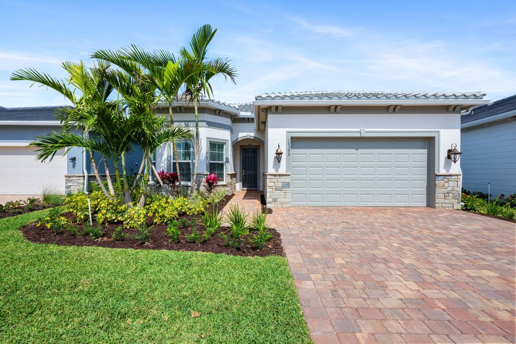 Photo of 10393 Northbrook Circle #10393, Palm Beach Gardens, FL 33412 (MLS # R11010572)