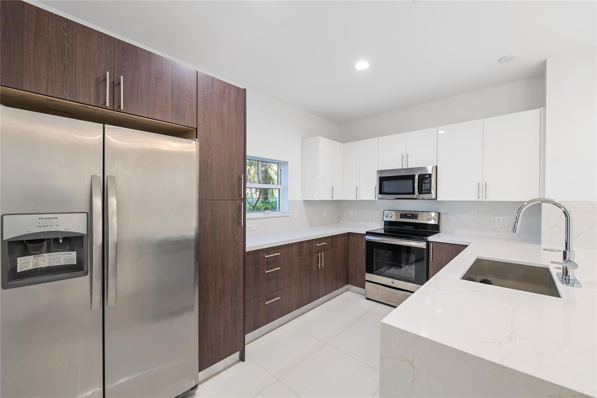 324 SW 14th Ct 324