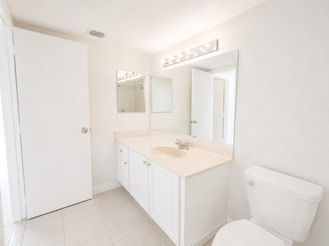 Tiny photo for 711 N Pine Island Road #204, Plantation, FL 33324 (MLS # B26035392)