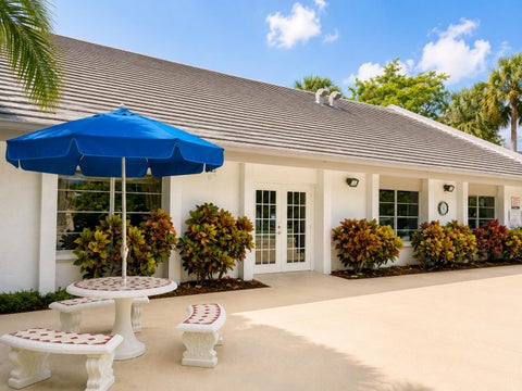 Tiny photo for 711 N Pine Island Road #204, Plantation, FL 33324 (MLS # B26035392)