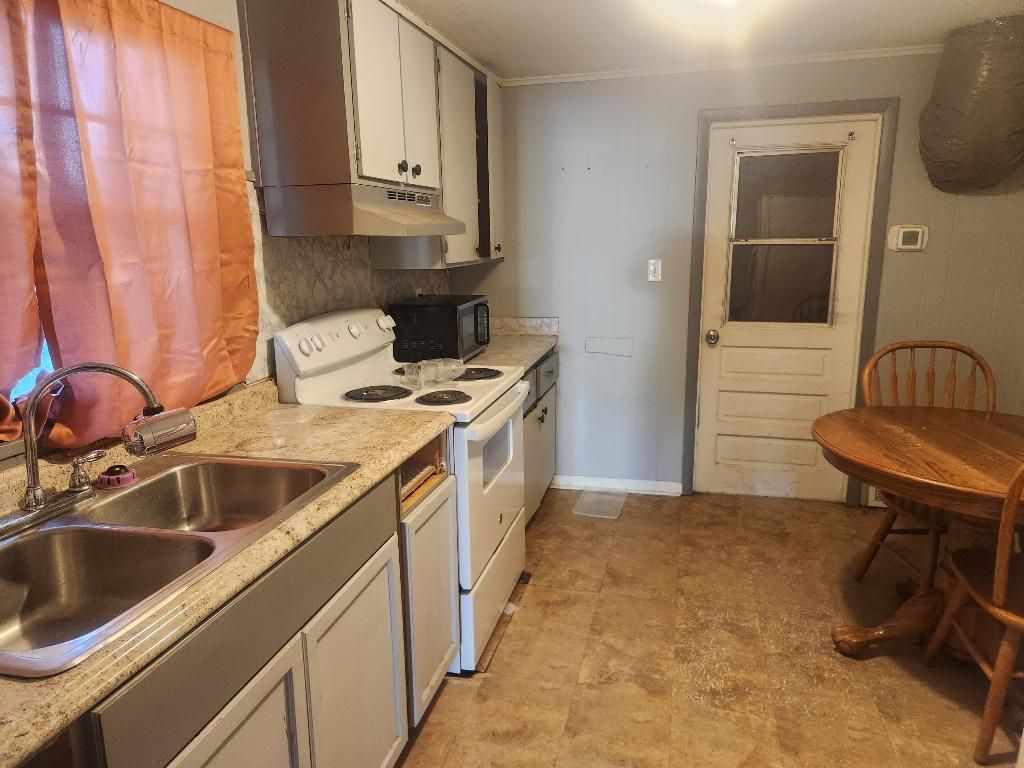 Photo of 1709 S 31st Street, Fort Pierce, FL 34947 (MLS # R10985678)