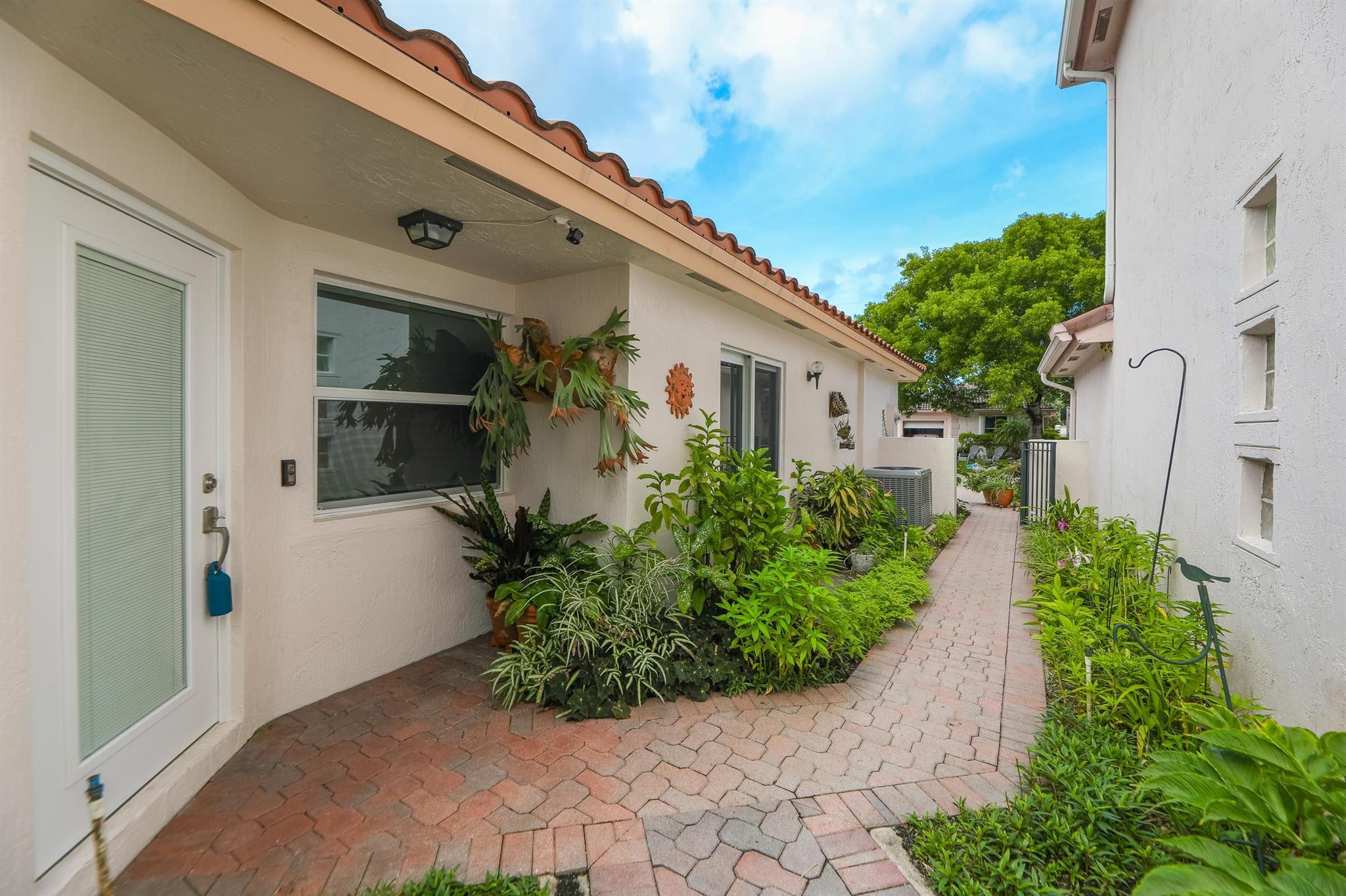 160 NW 75th Way