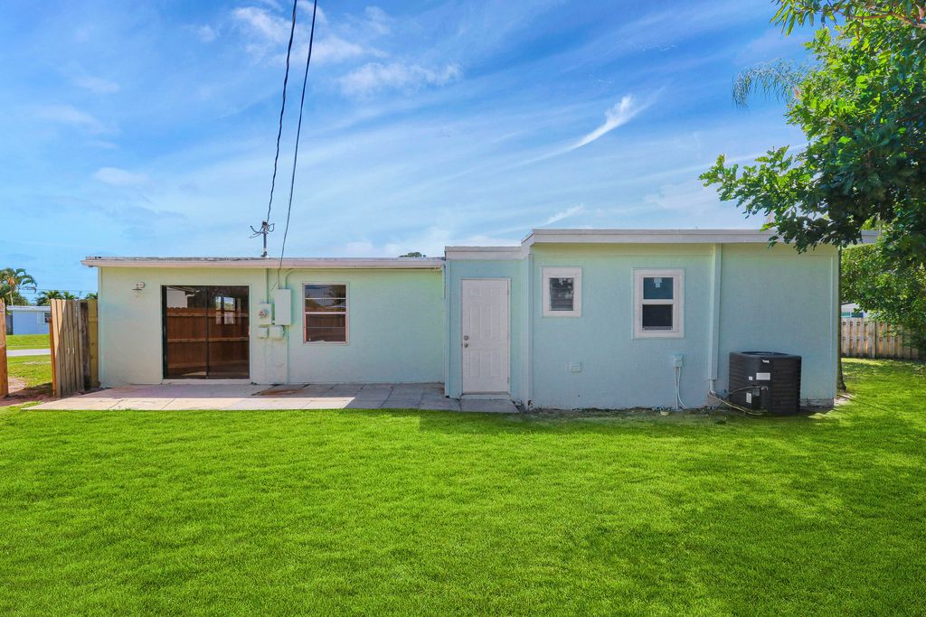 Photo of 9105 Reed Drive, Palm Beach Gardens, FL 33410 (MLS # R10966450)