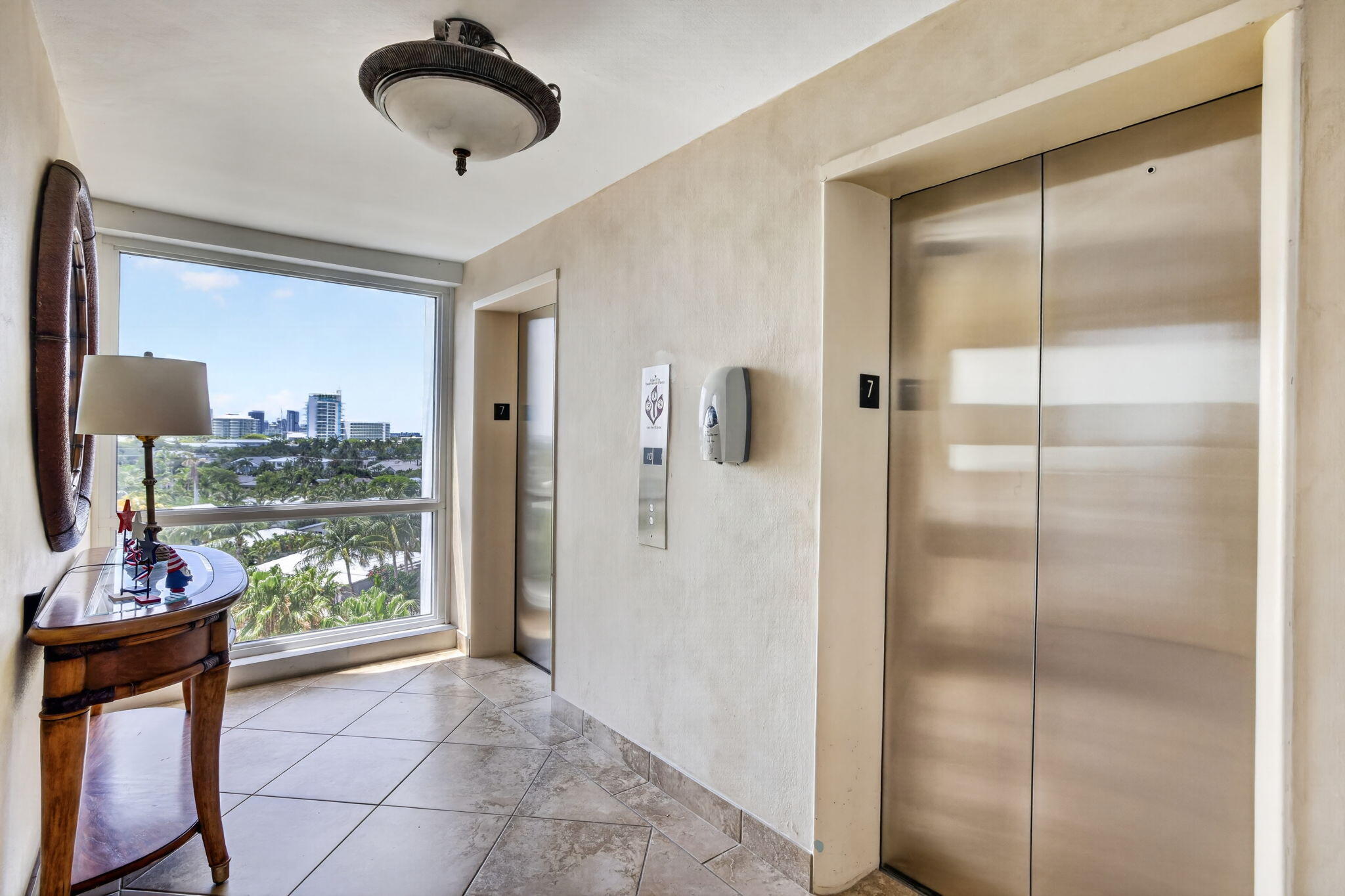 EVERGLADES HOUSE CONDO - Residential