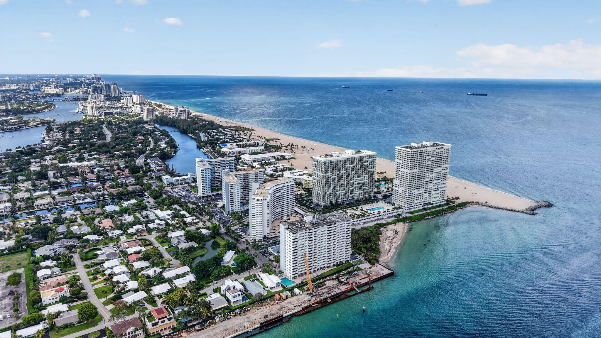 EVERGLADES HOUSE CONDO - Residential