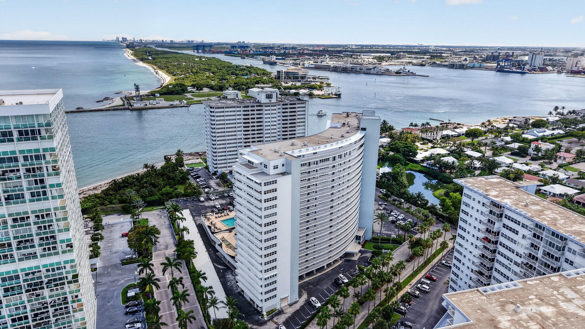 EVERGLADES HOUSE CONDO - Residential
