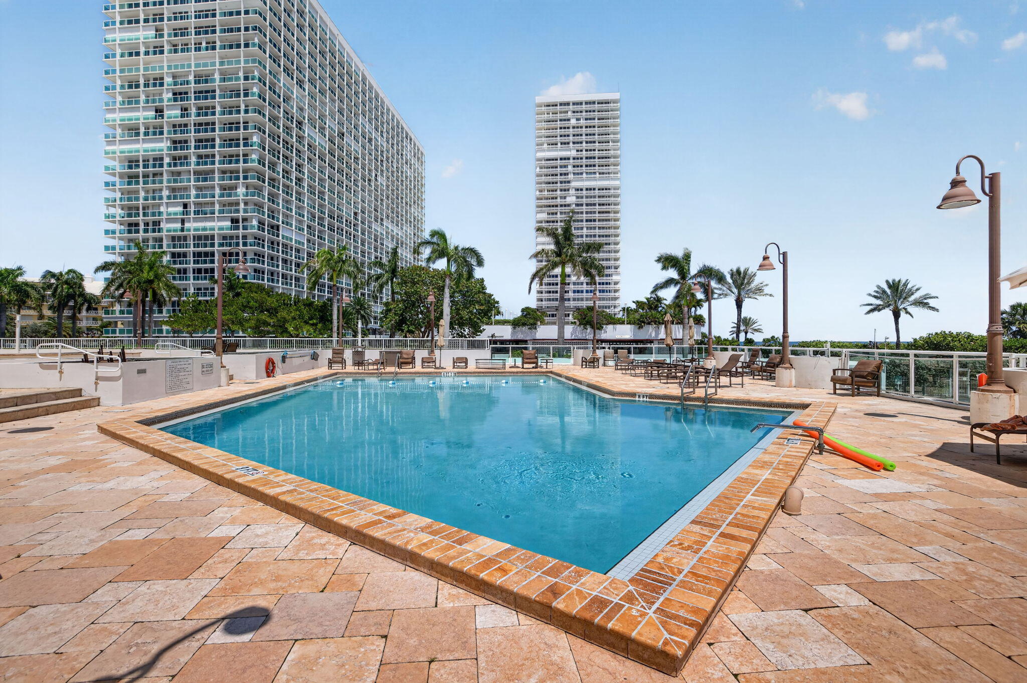 EVERGLADES HOUSE CONDO - Residential