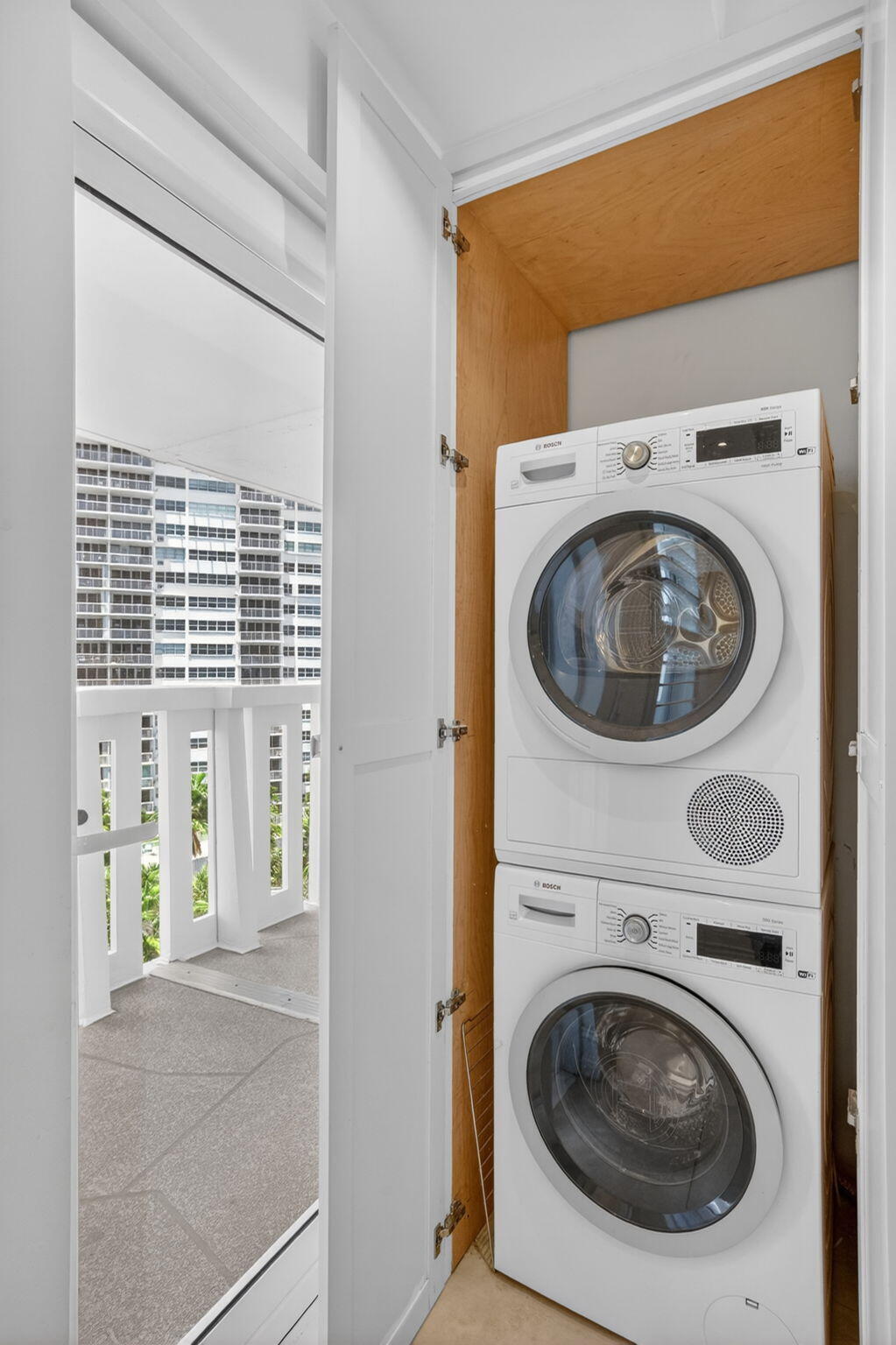 EVERGLADES HOUSE CONDO - Residential