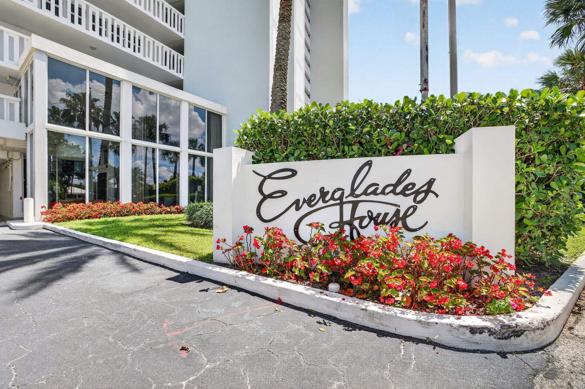 EVERGLADES HOUSE CONDO - Residential