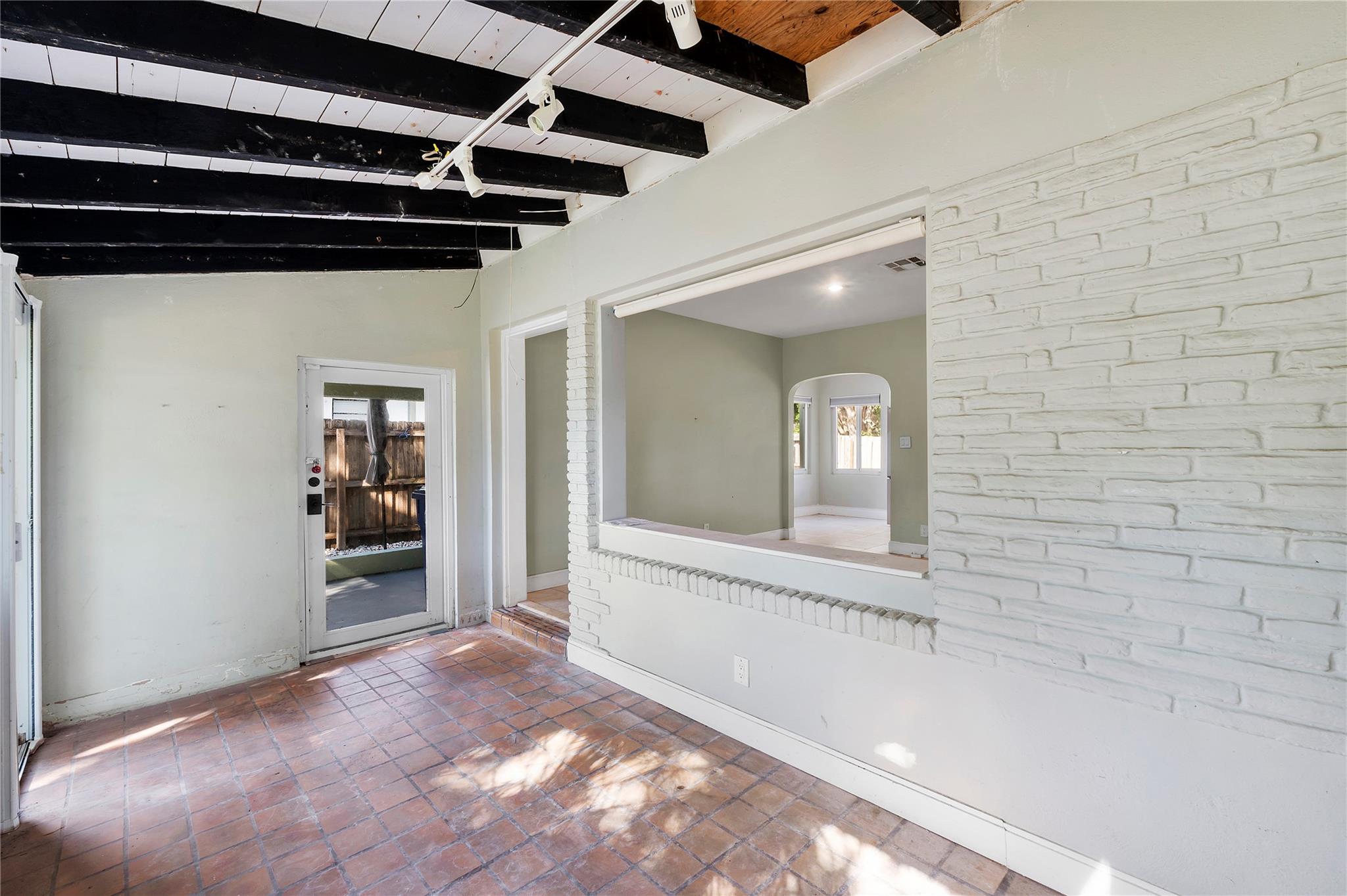 Petite - Residential